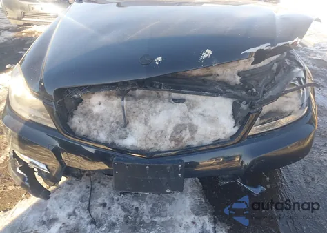 2013 Mercedes-Benz C 300 Sport 4Matic из США, поврежденный, VIN WDDGF8AB0DR296916